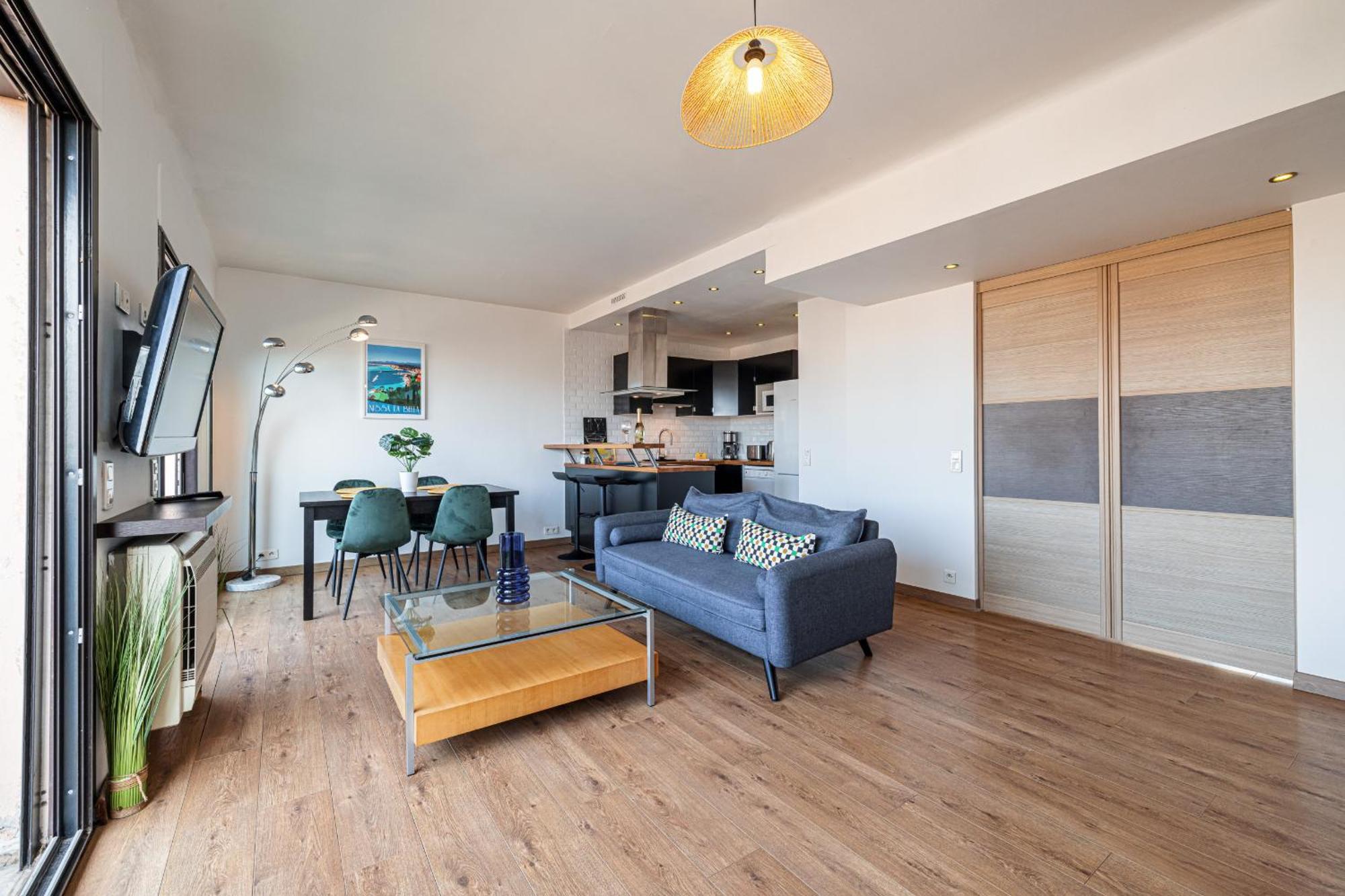 Open Sky Terrace Lage 1 Bdr & Parking