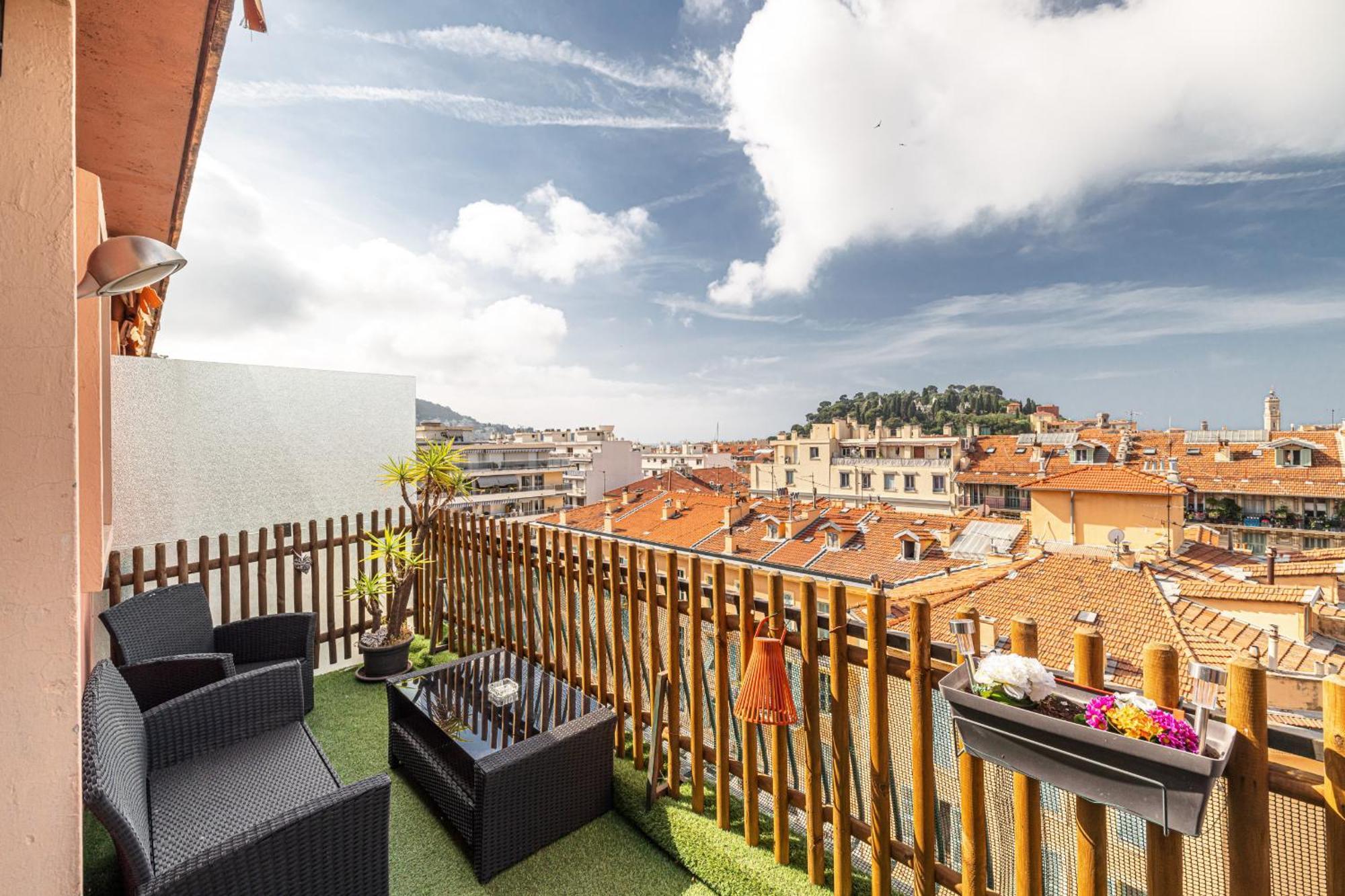 Open Sky Terrace Lage 1 Bdr & Parking Appartamento