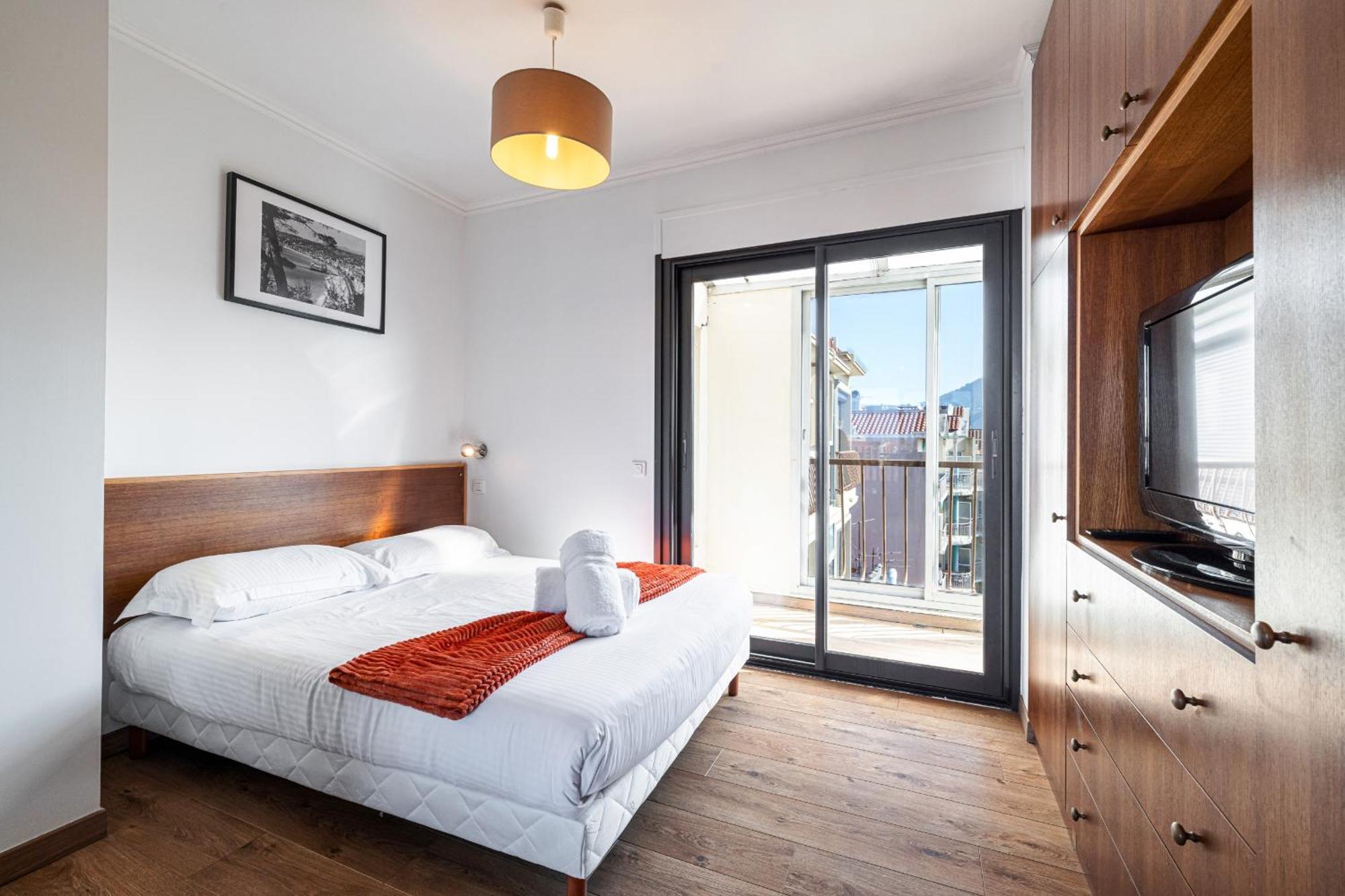 Open Sky Terrace Lage 1 Bdr & Parking Appartamento